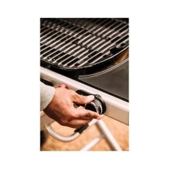 Weber Traveler Portable Gas BBQ 23 Weber Traveler Portable Gas BBQ -Weber Store BCF 618341 11 hi res